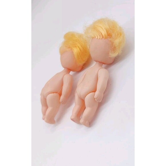 2 Vintage Dolls Approx 3.5" Plastic Blonde Hair Blue Eyes Unmarked Unbranded Toy - Picture 7 of 10